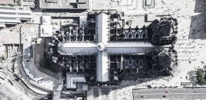 ejemplo de planta de cruz griega